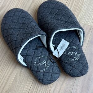 NWT - Gap Charcoal Quilted Slippers - Size M